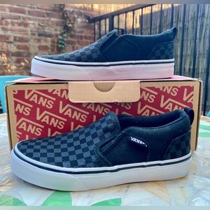 Vans Asher Checker Sneakers Youth Size 2  (Never Worn With Box)